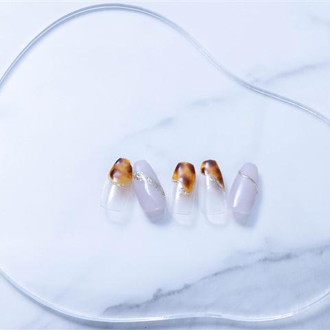 べっ甲×ニュアンスミラーのネイル